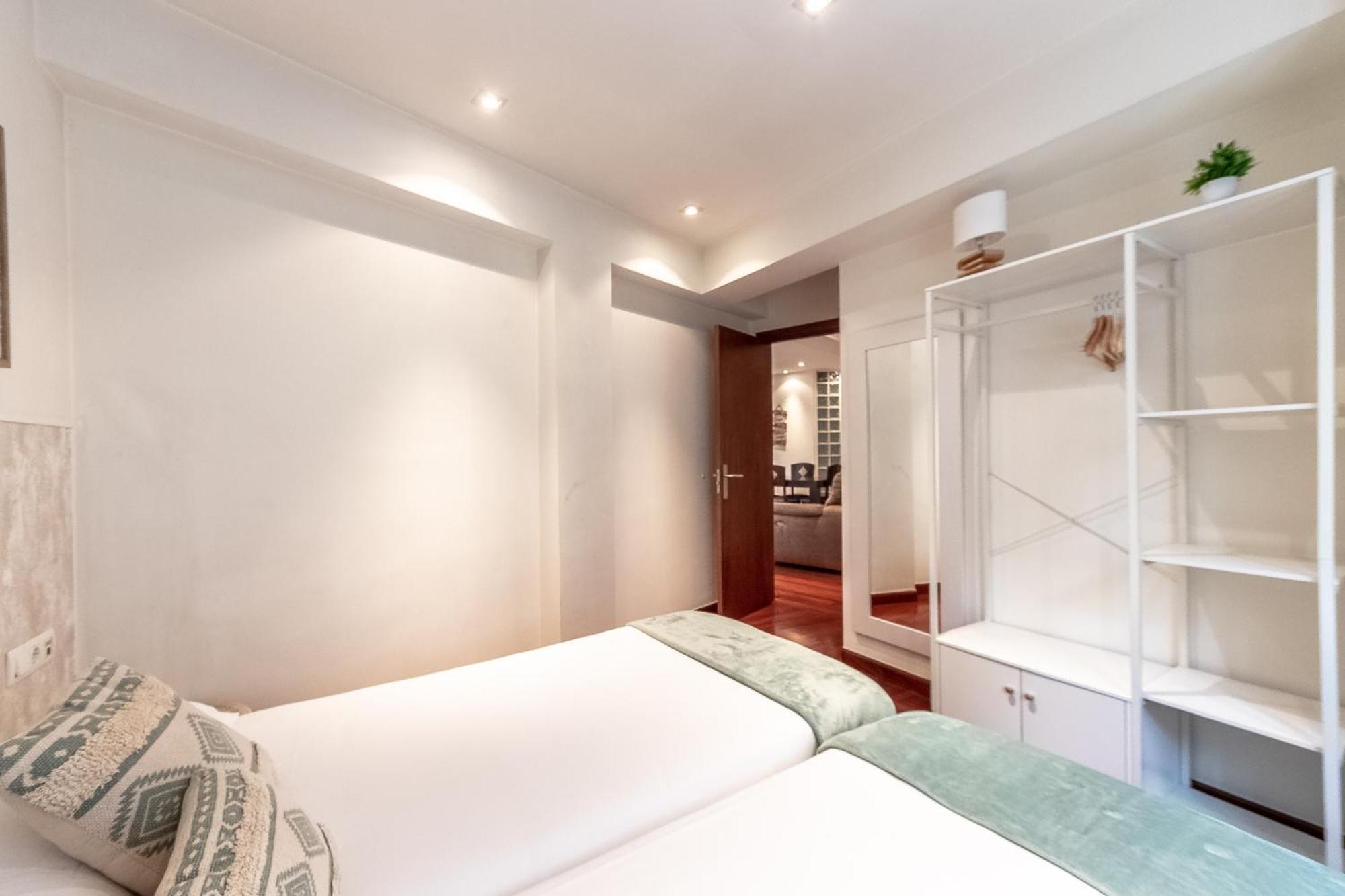 Amplio Y Acogedor Junto A Plaza Zabalburu Apartment Bilbao Luaran gambar